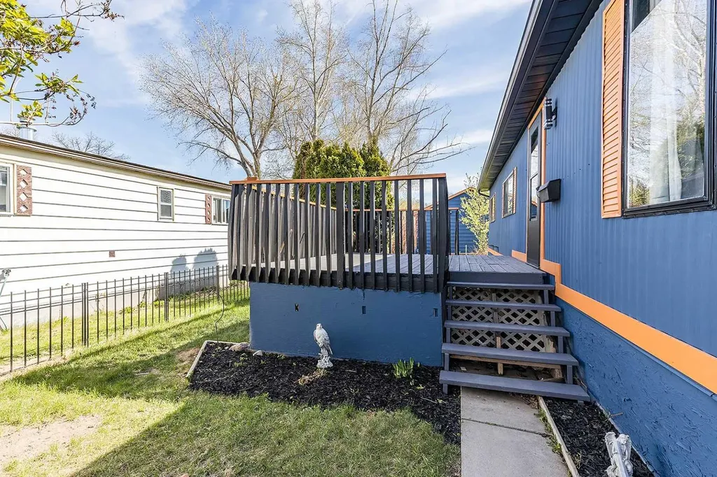 4000 13 Avenue SE Medicine Hat AB T1B 1J3