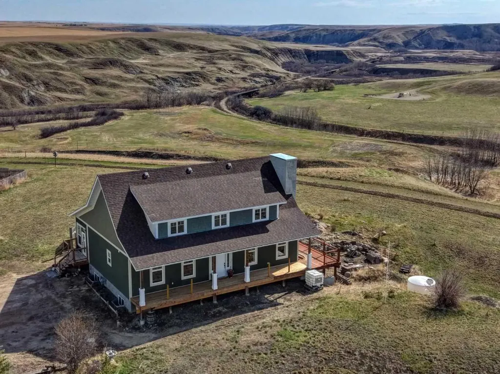 272041 Highway 840 Rural Wheatland County AB T0J 2T0