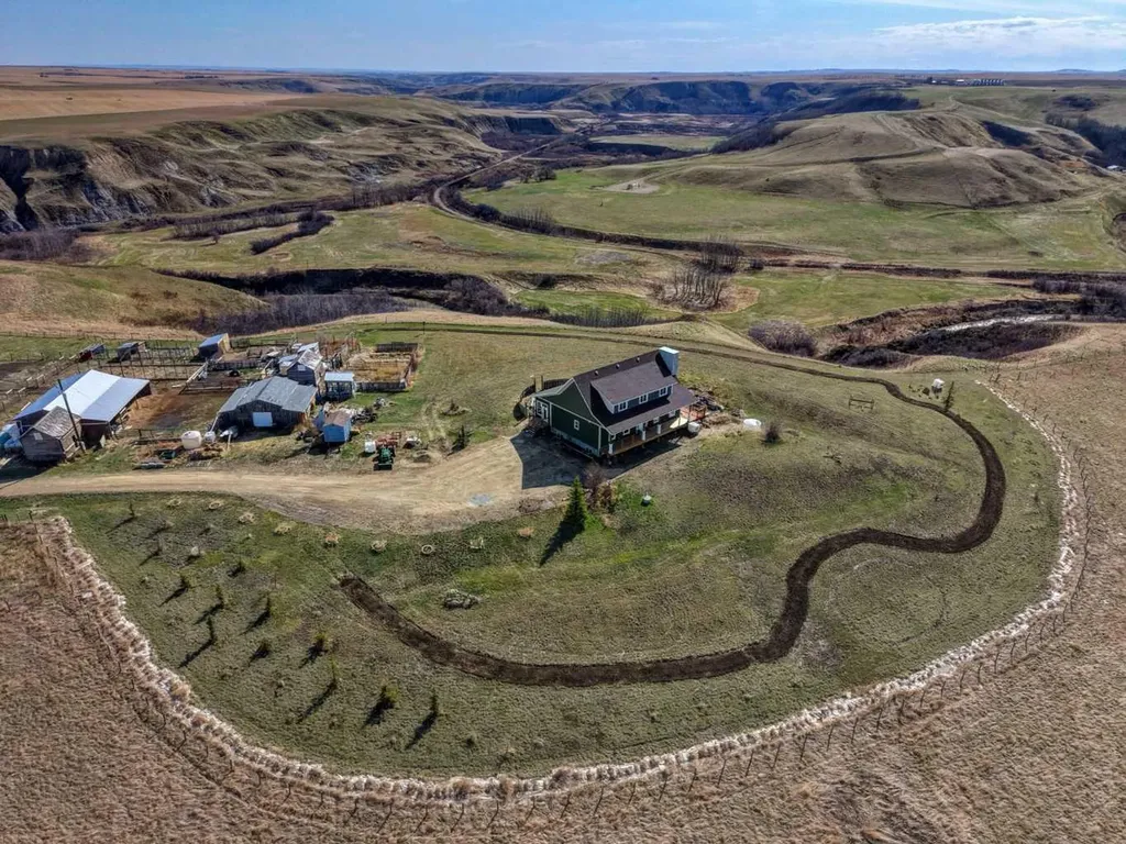 272041 Highway 840 Rural Wheatland County AB T0J 2T0