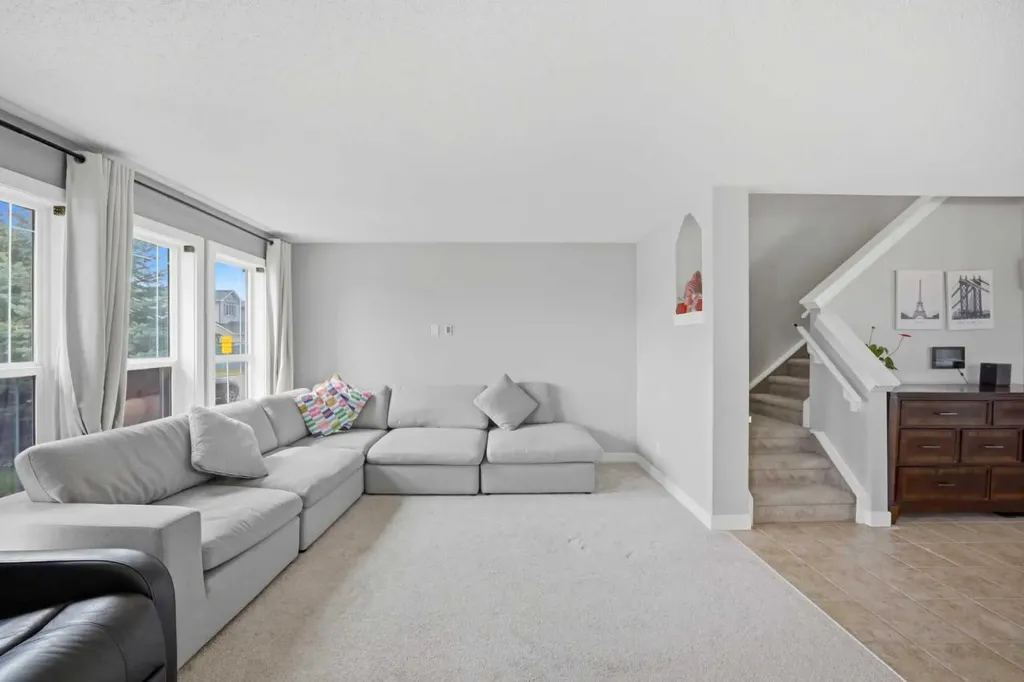 39 Panora Square NW Calgary AB T3K 0R8