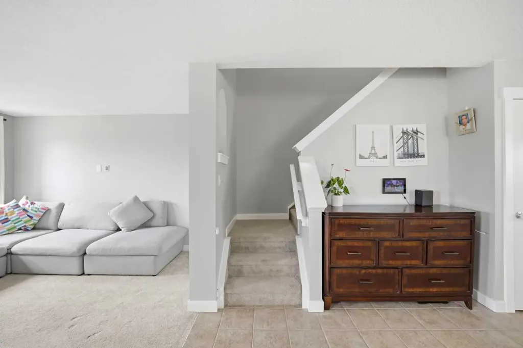 39 Panora Square NW Calgary AB T3K 0R8