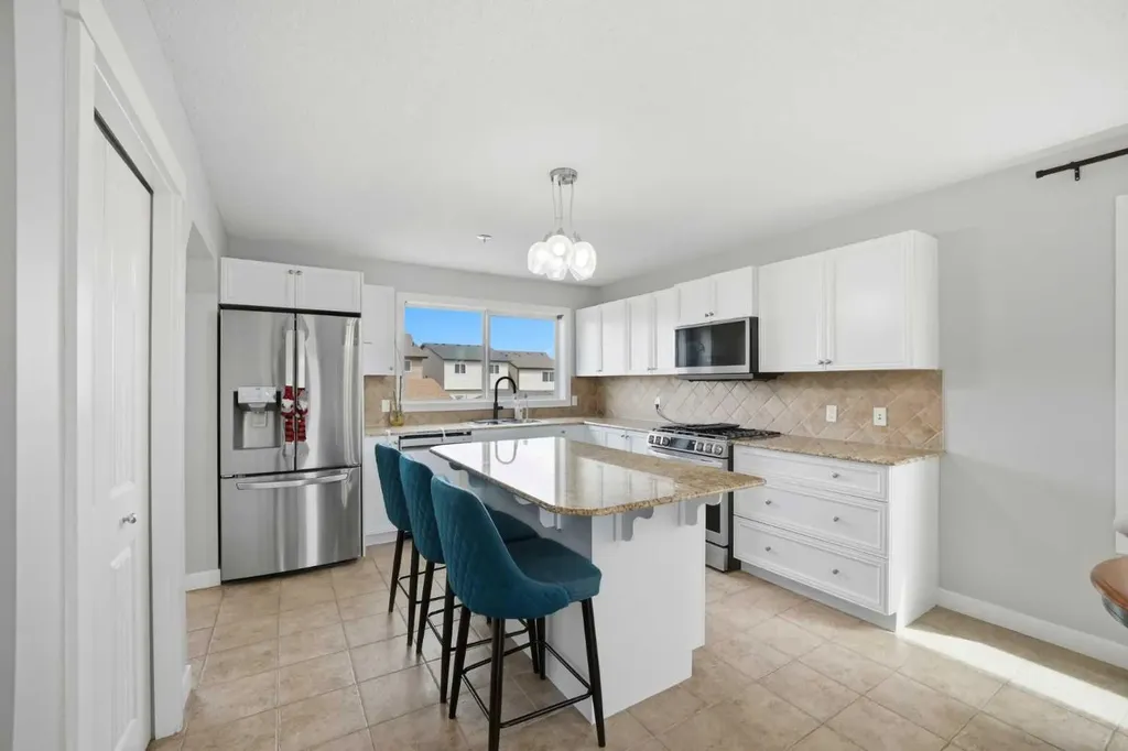 39 Panora Square NW Calgary AB T3K 0R8