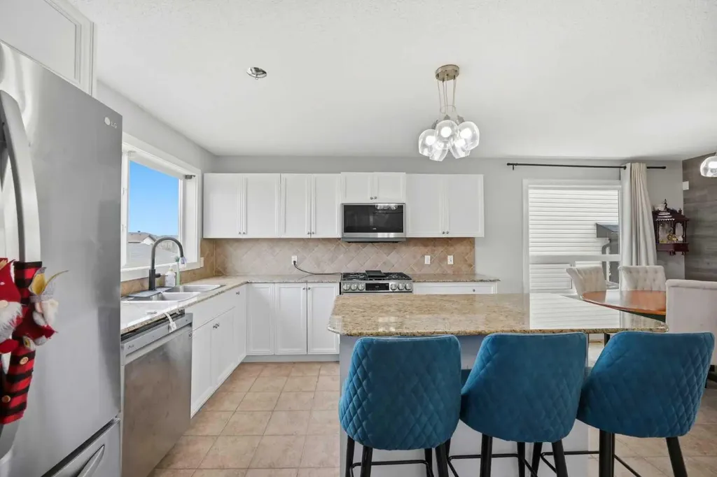 39 Panora Square NW Calgary AB T3K 0R8