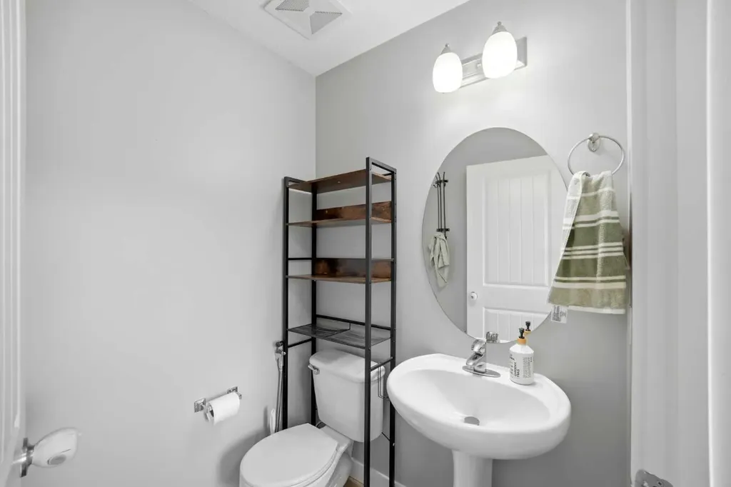 39 Panora Square NW Calgary AB T3K 0R8