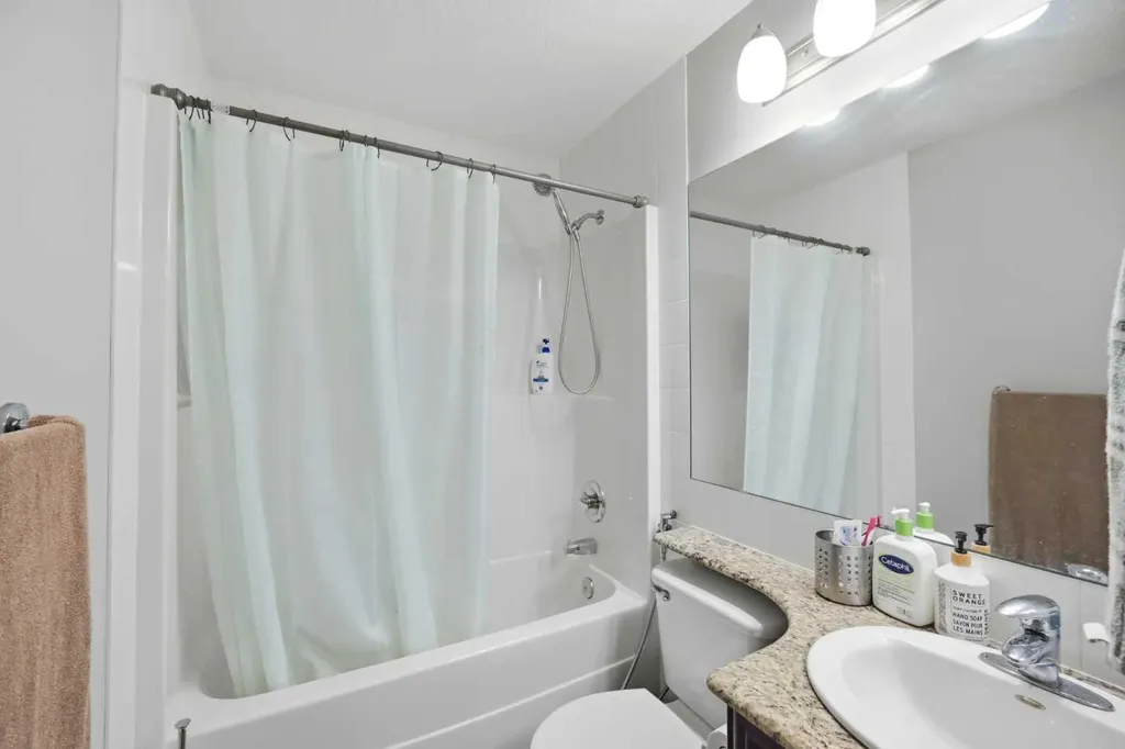 39 Panora Square NW Calgary AB T3K 0R8
