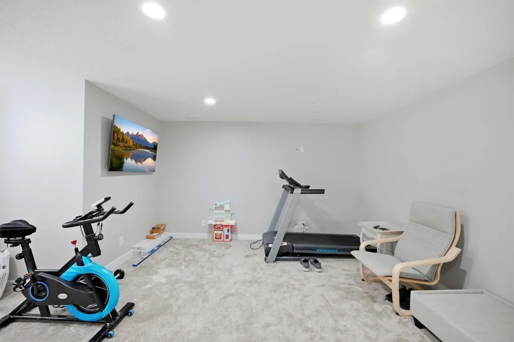 39 Panora Square NW Calgary AB T3K 0R8