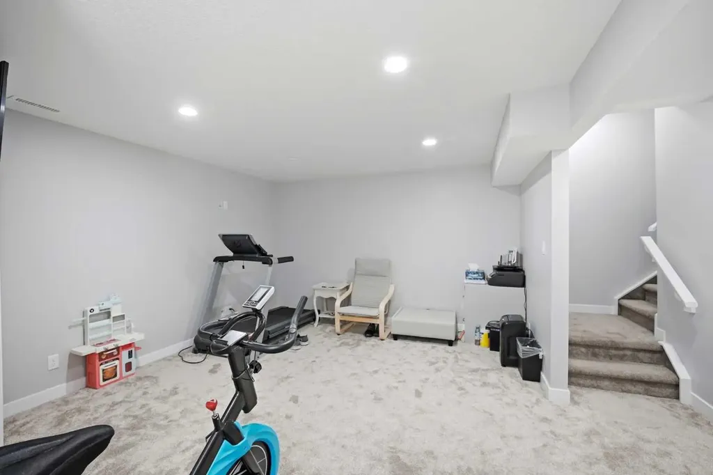 39 Panora Square NW Calgary AB T3K 0R8