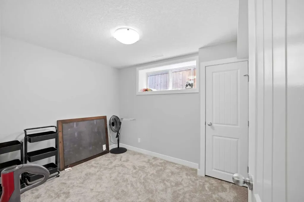 39 Panora Square NW Calgary AB T3K 0R8