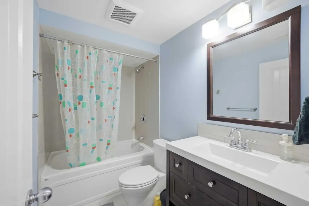 39 Panora Square NW Calgary AB T3K 0R8