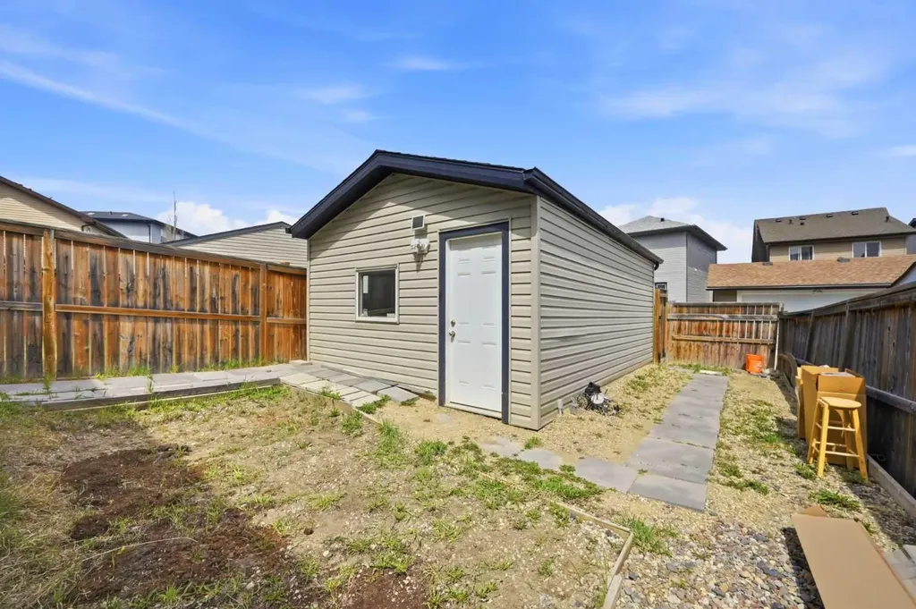39 Panora Square NW Calgary AB T3K 0R8