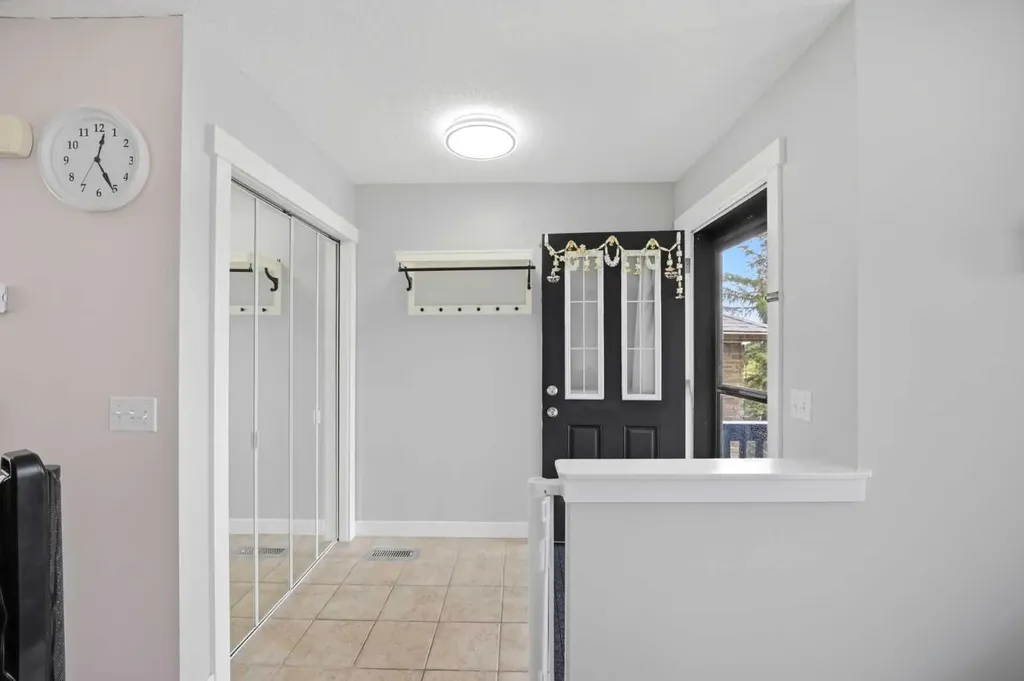 39 Panora Square NW Calgary AB T3K 0R8