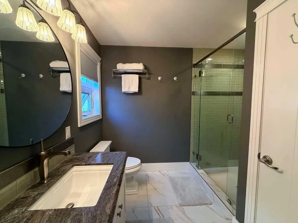 5024 45 Street Sylvan Lake AB T4S 1C3