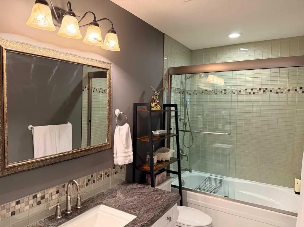 5024 45 Street Sylvan Lake AB T4S 1C3