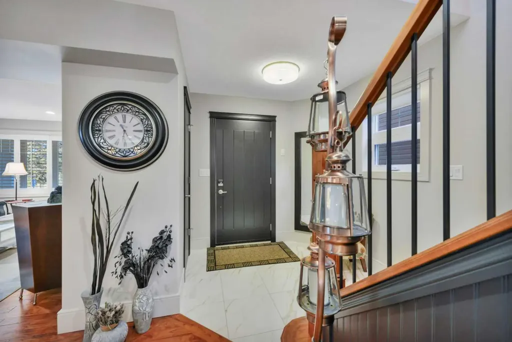 5024 45 Street Sylvan Lake AB T4S 1C3