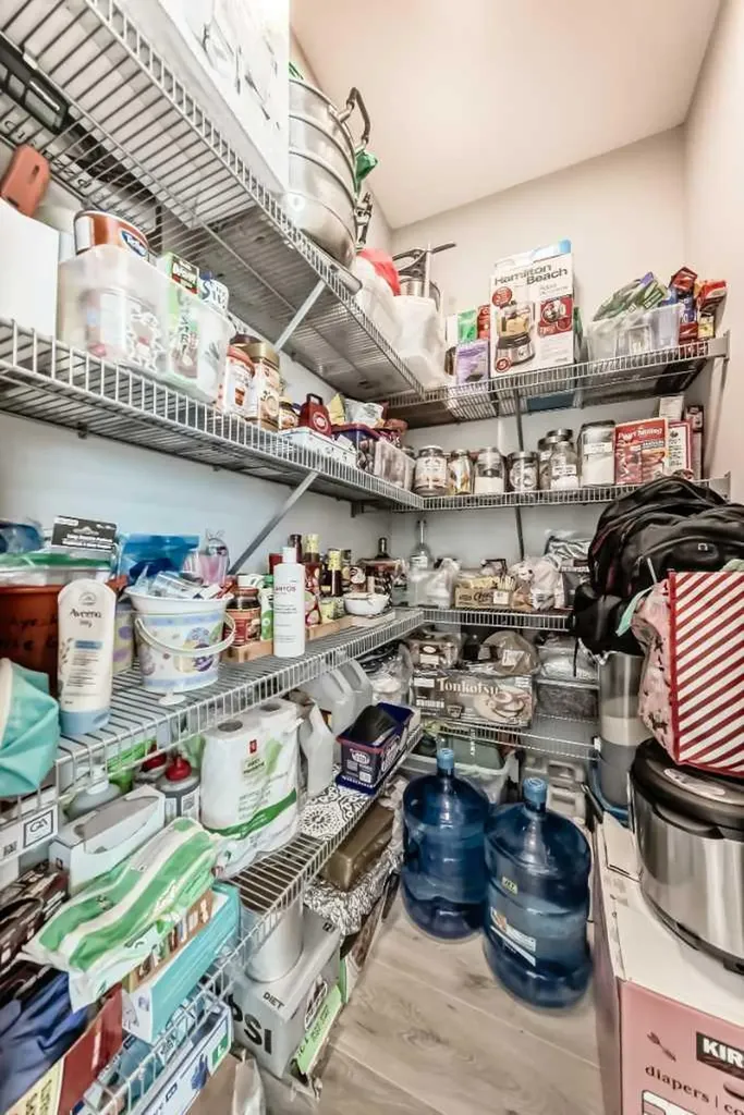 15053 37 Street SW Calgary AB T2Y0R5