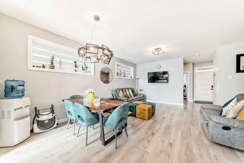 15053 37 Street SW Calgary AB T2Y0R5