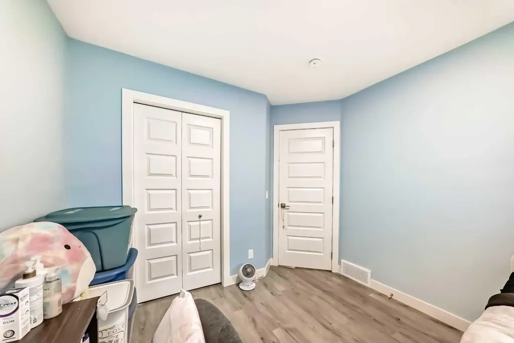 15053 37 Street SW Calgary AB T2Y0R5