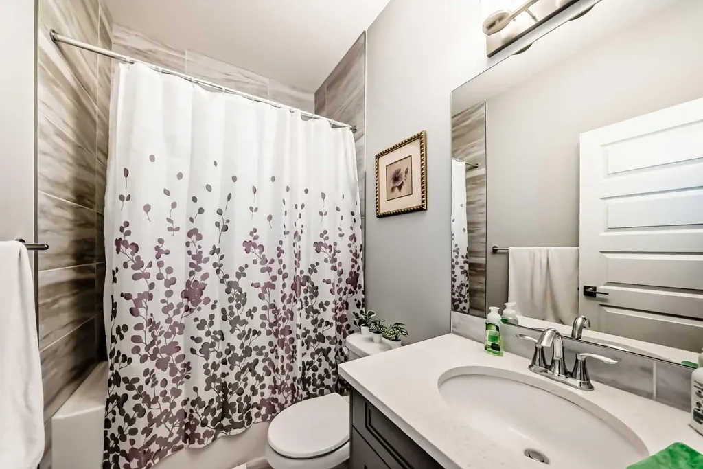 15053 37 Street SW Calgary AB T2Y0R5