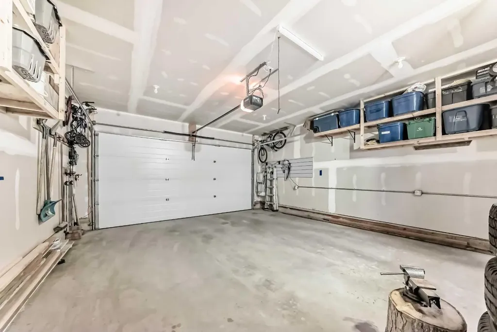 15053 37 Street SW Calgary AB T2Y0R5