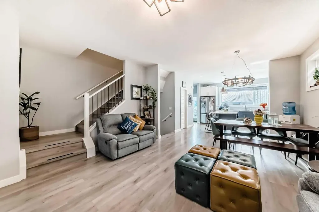 15053 37 Street SW Calgary AB T2Y0R5