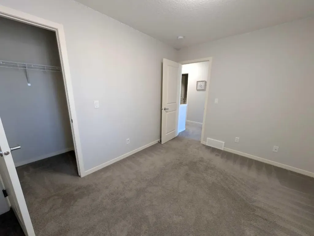 54 Seton Manor SE Calgary AB T3M2V8