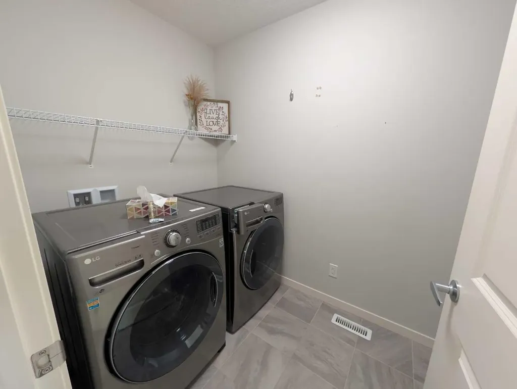 54 Seton Manor SE Calgary AB T3M2V8