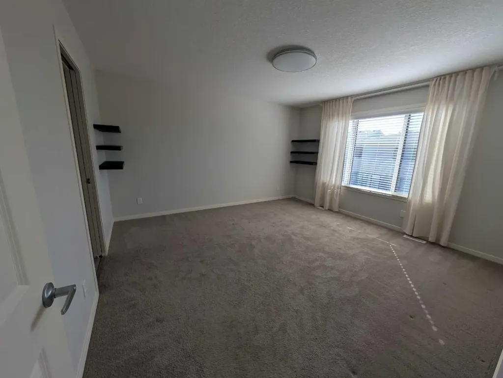 54 Seton Manor SE Calgary AB T3M2V8