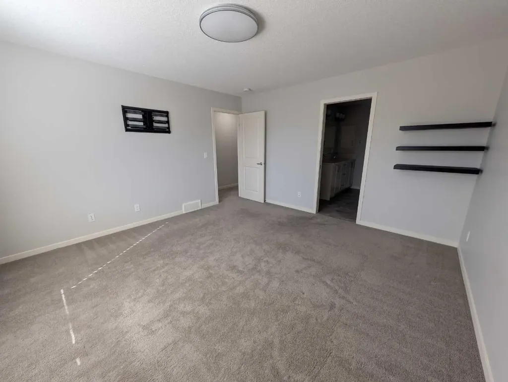 54 Seton Manor SE Calgary AB T3M2V8