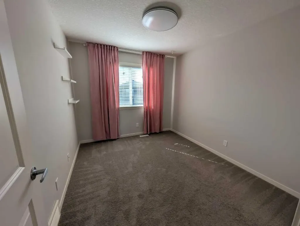 54 Seton Manor SE Calgary AB T3M2V8