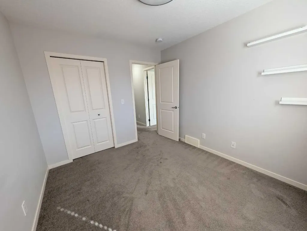 54 Seton Manor SE Calgary AB T3M2V8
