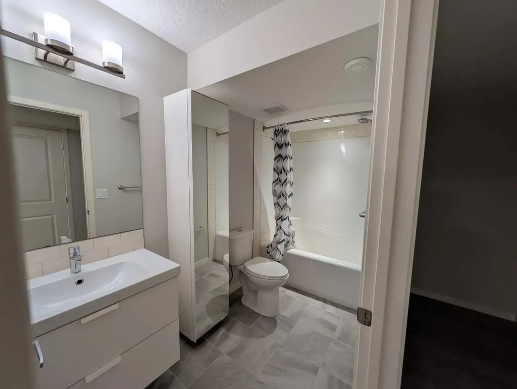 54 Seton Manor SE Calgary AB T3M2V8