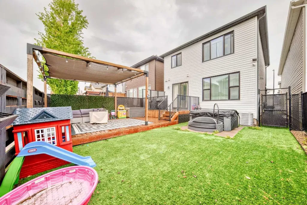 54 Seton Manor SE Calgary AB T3M2V8