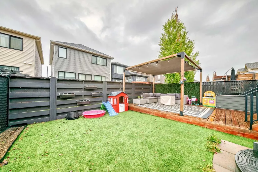 54 Seton Manor SE Calgary AB T3M2V8
