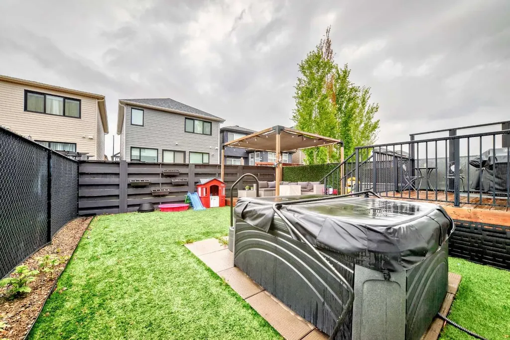 54 Seton Manor SE Calgary AB T3M2V8