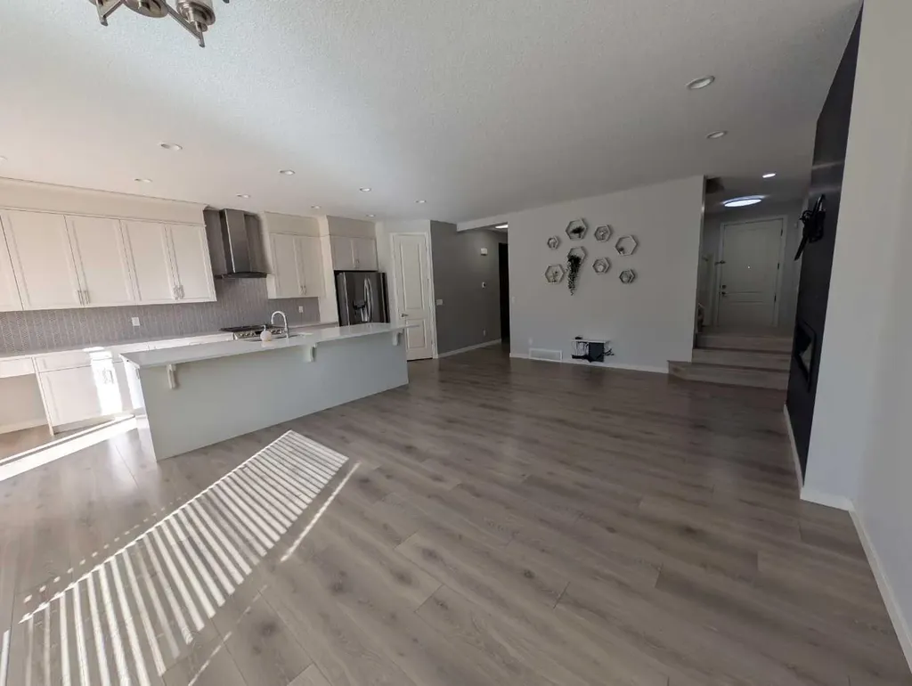 54 Seton Manor SE Calgary AB T3M2V8