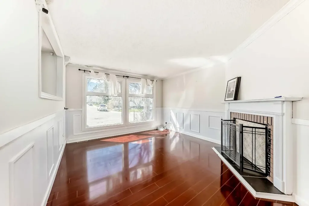 4208 58 Street NE Calgary AB T1Y 4E9