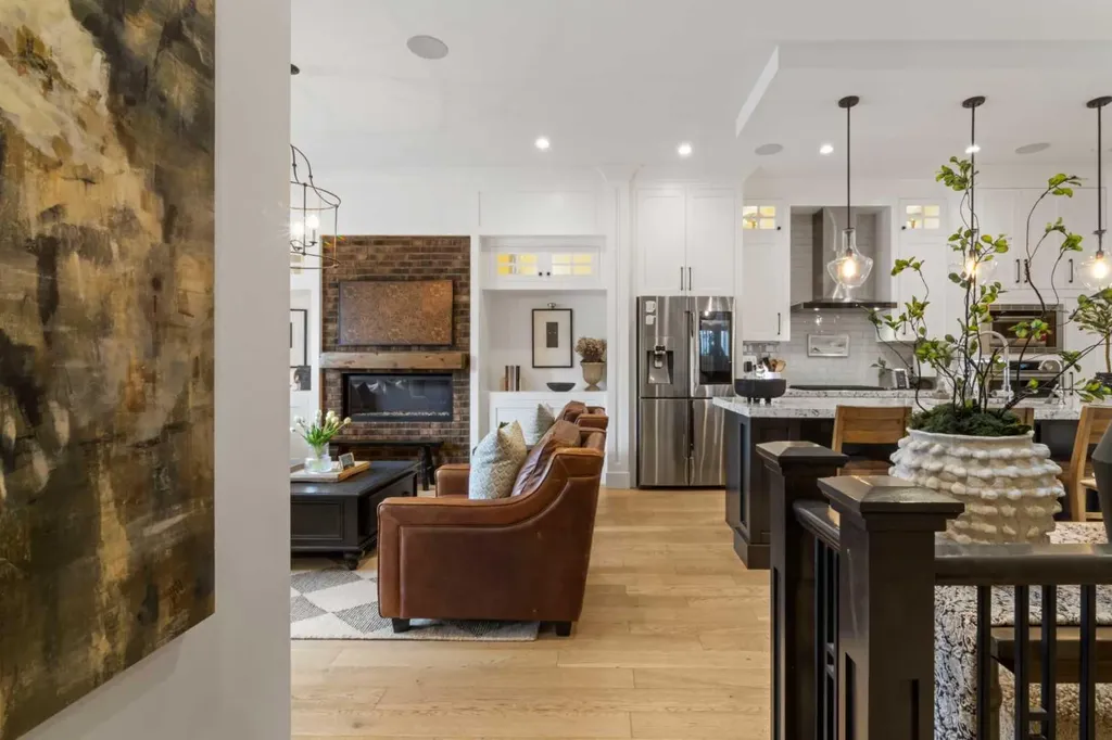 2012 49 Avenue SW Calgary AB T2T2V4