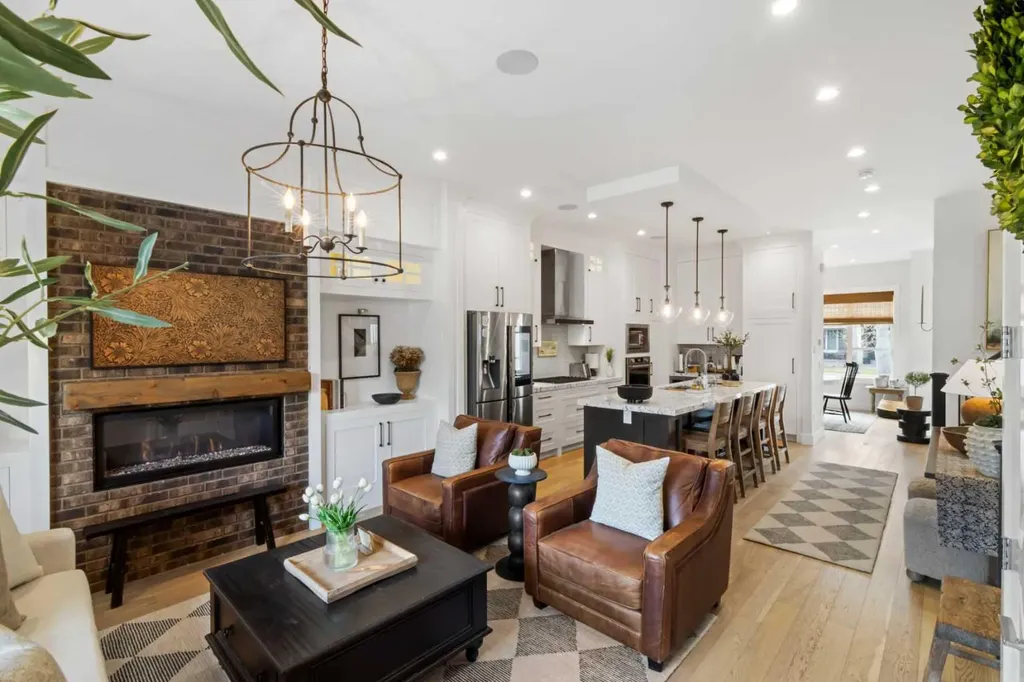 2012 49 Avenue SW Calgary AB T2T2V4
