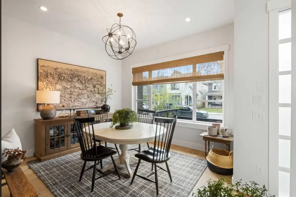 2012 49 Avenue SW Calgary AB T2T2V4