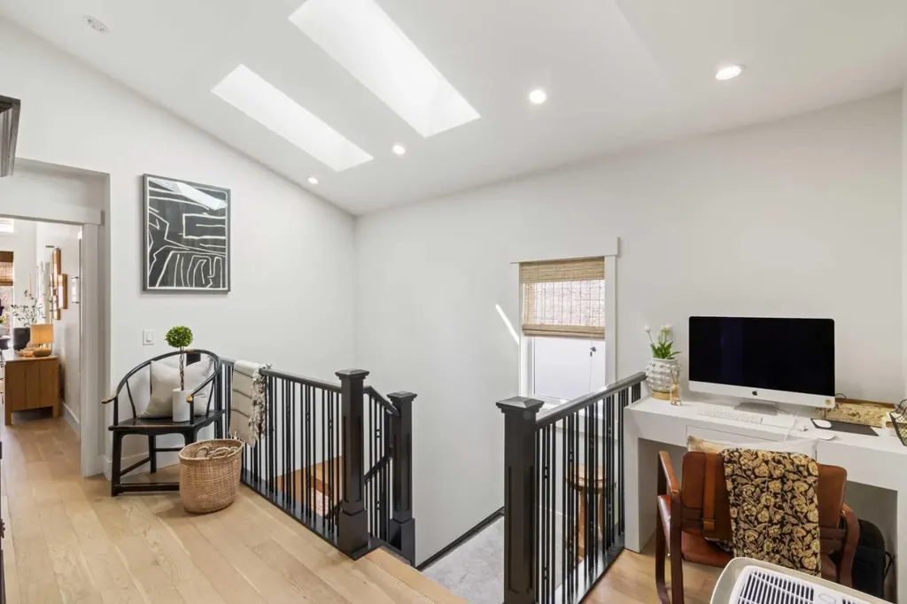 2012 49 Avenue SW Calgary AB T2T2V4