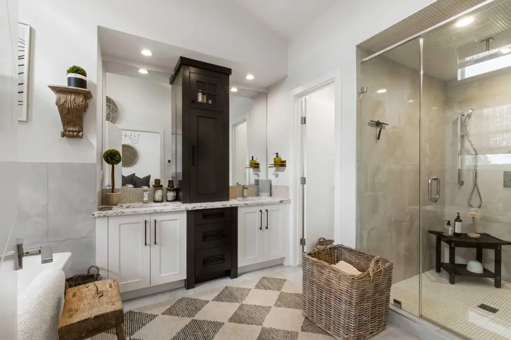 2012 49 Avenue SW Calgary AB T2T2V4
