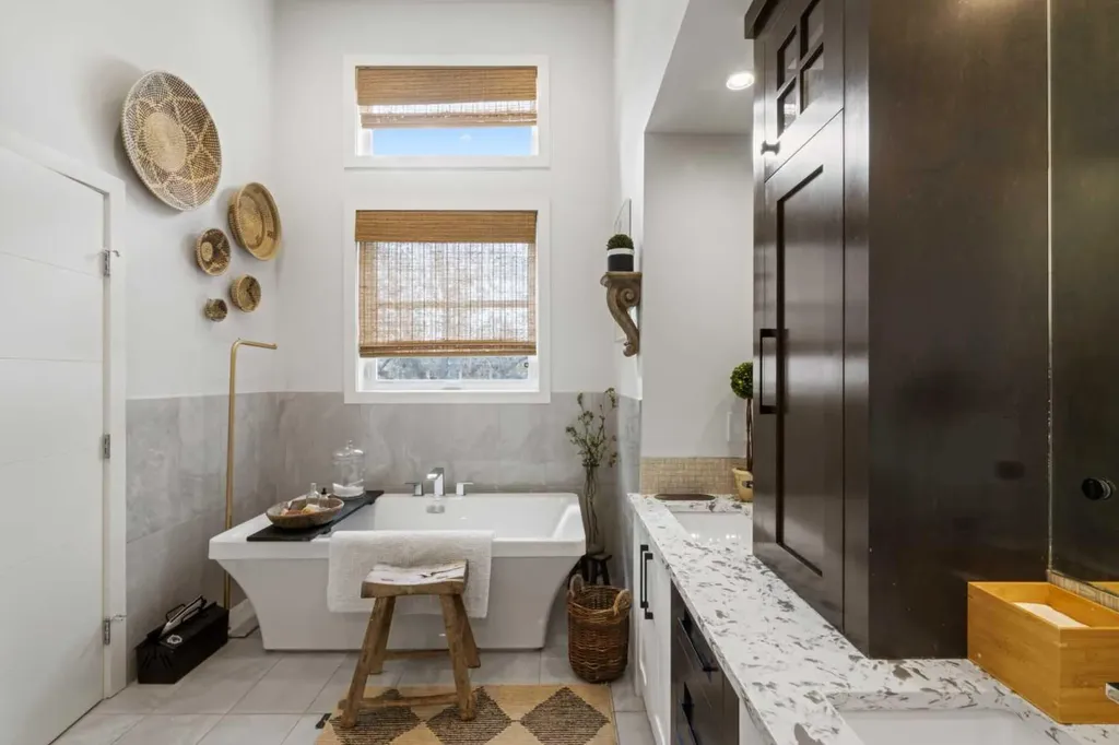 2012 49 Avenue SW Calgary AB T2T2V4