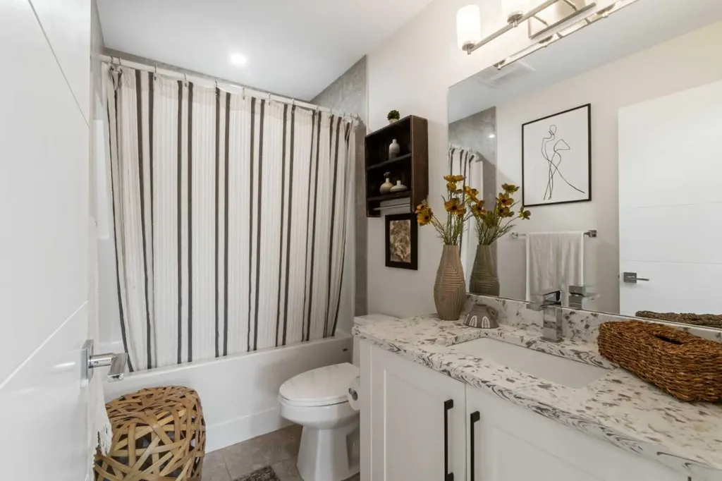 2012 49 Avenue SW Calgary AB T2T2V4