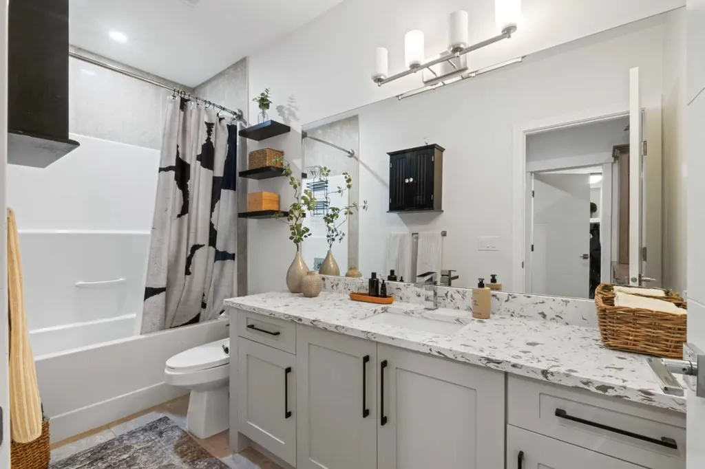 2012 49 Avenue SW Calgary AB T2T2V4