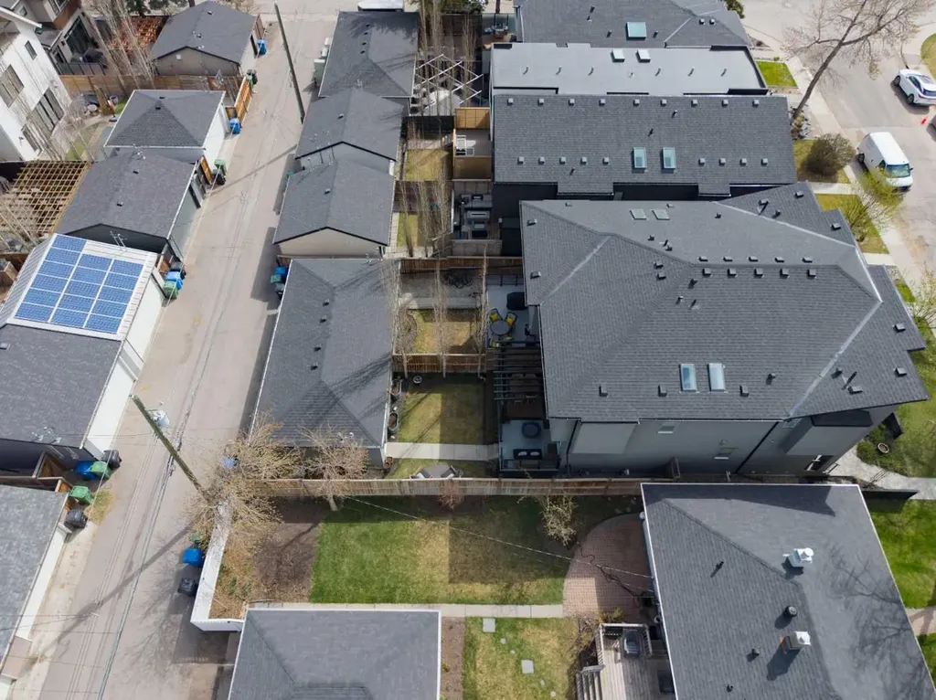 2012 49 Avenue SW Calgary AB T2T2V4