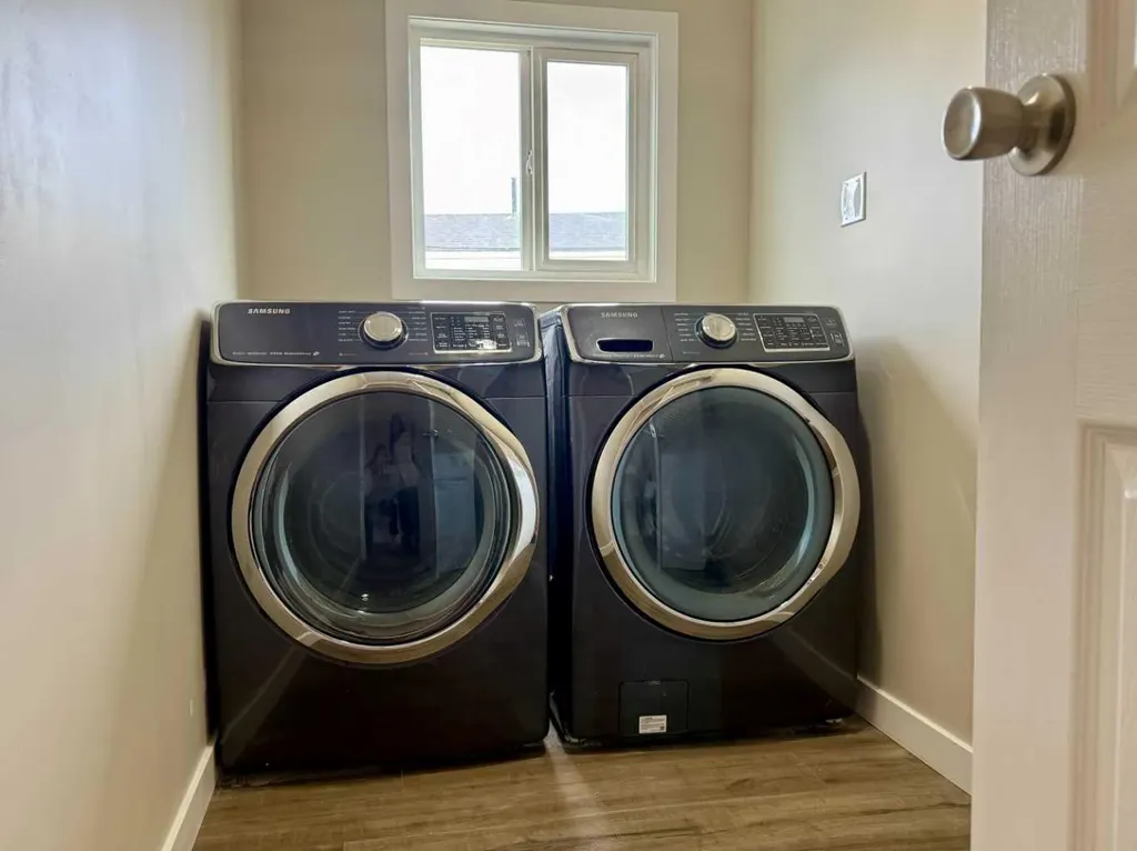 5112 64 Avenue Ponoka AB T4J 1E2