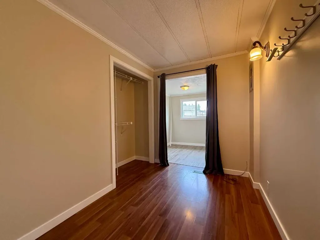 5112 64 Avenue Ponoka AB T4J 1E2