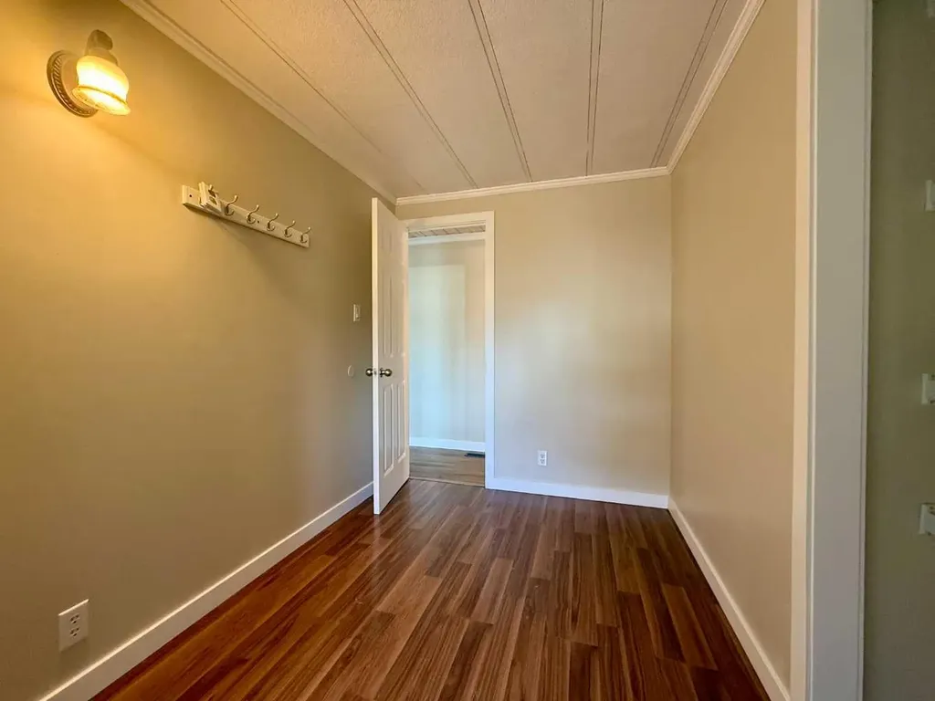 5112 64 Avenue Ponoka AB T4J 1E2