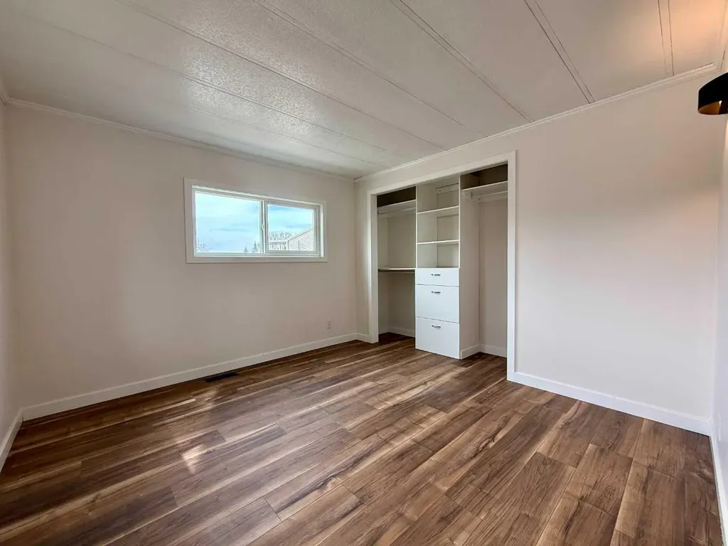 5112 64 Avenue Ponoka AB T4J 1E2