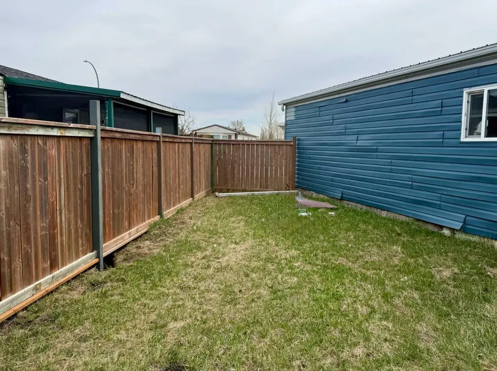 5112 64 Avenue Ponoka AB T4J 1E2